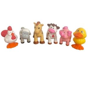 Set of 6 toy farm animals.
